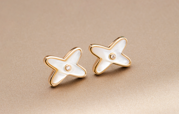 <MAGIC>JEUX DE WHITE MOP PINK GOLD DIAMOND EARRINGS